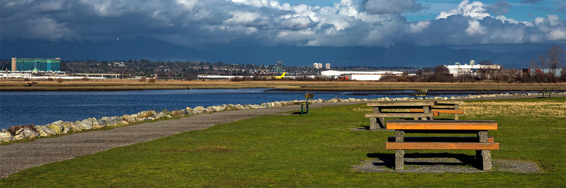Richmond riverside picnic areas across from airport